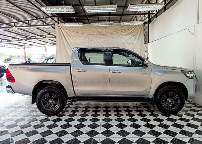 Used 12
                    TOYOTA
                     for Sale Image