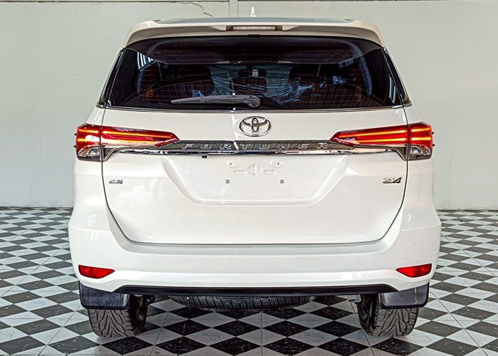 Used 8
                    TOYOTA
                     for Sale Image