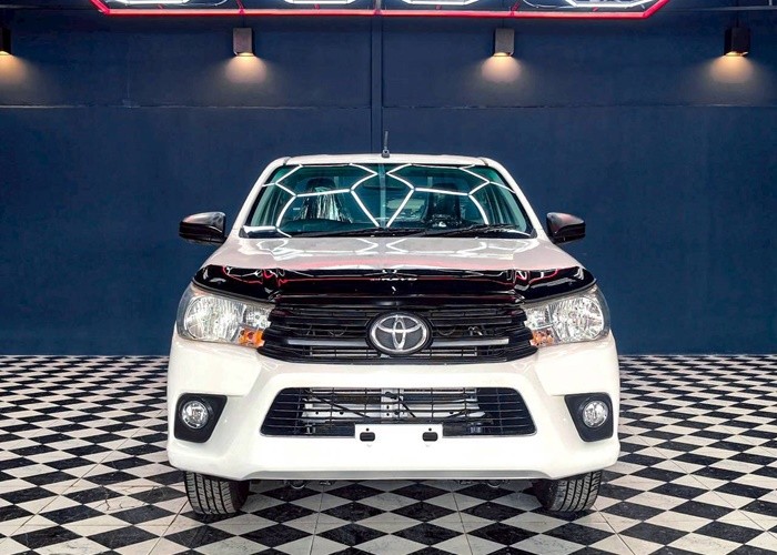 Used 12
                    TOYOTA
                     for Sale Image