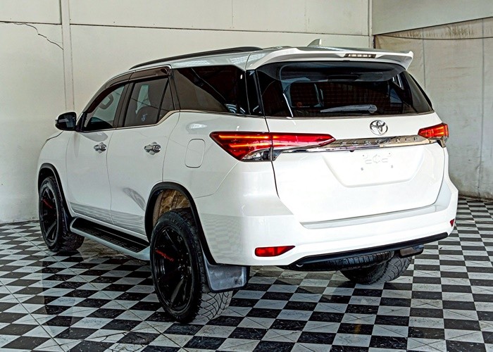 Used 5
                    TOYOTA
                     for Sale Image