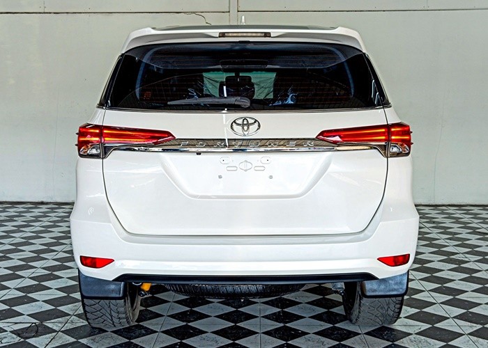 Used 5
                    TOYOTA
                     for Sale Image