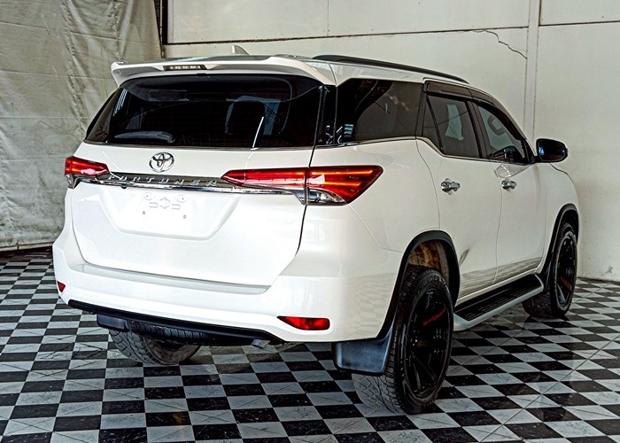 Used 5
                    TOYOTA
                     for Sale Image