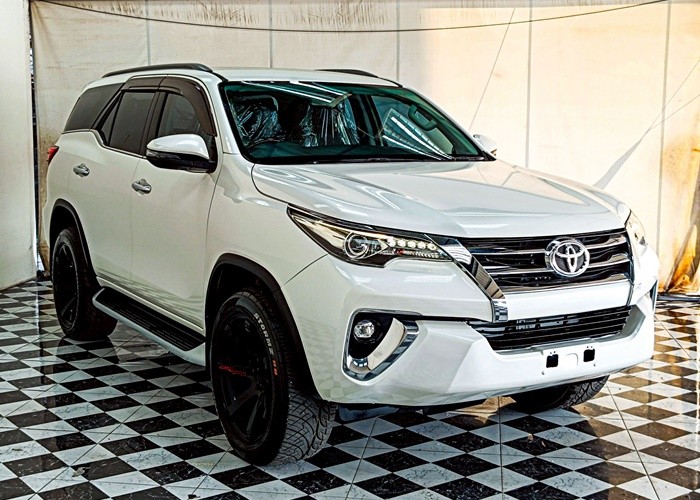 Used 5
                    TOYOTA
                     for Sale Image