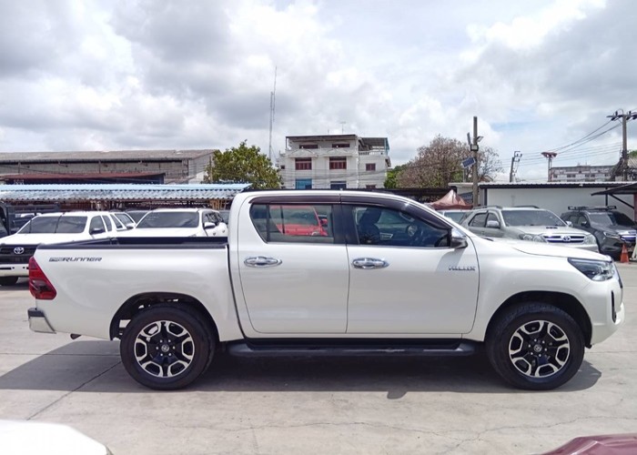 Used 10
                    TOYOTA
                     for Sale Image