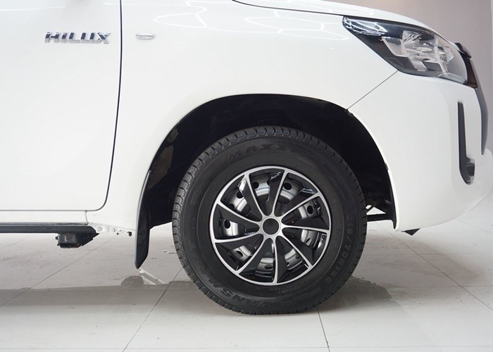 Used 12
                    TOYOTA
                     for Sale Image