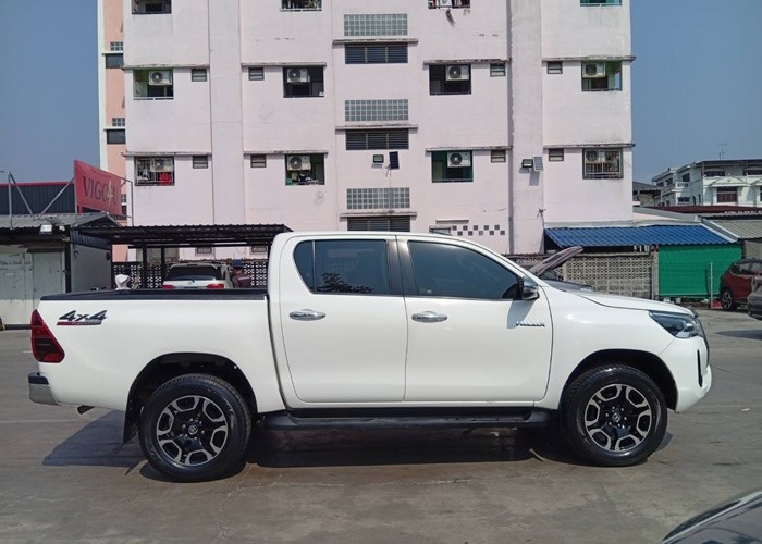 Used 10
                    TOYOTA
                     for Sale Image