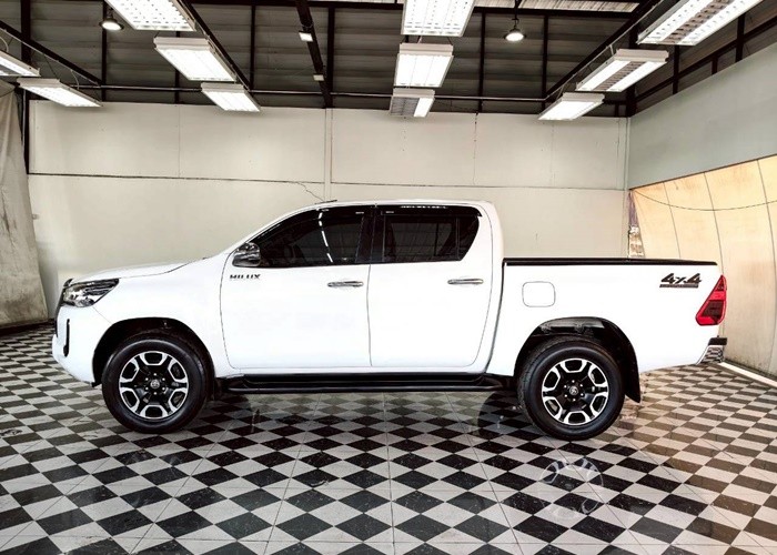 Used 10
                    TOYOTA
                     for Sale Image