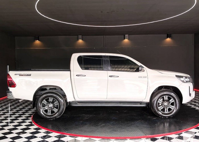 Used 5
                    TOYOTA
                     for Sale Image