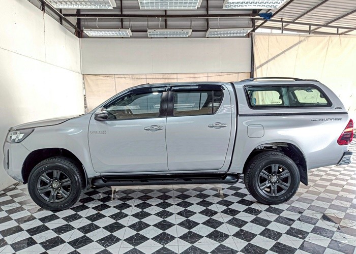 Used 12
                    TOYOTA
                     for Sale Image