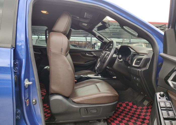 Used 1
                    ISUZU
                     for Sale Image