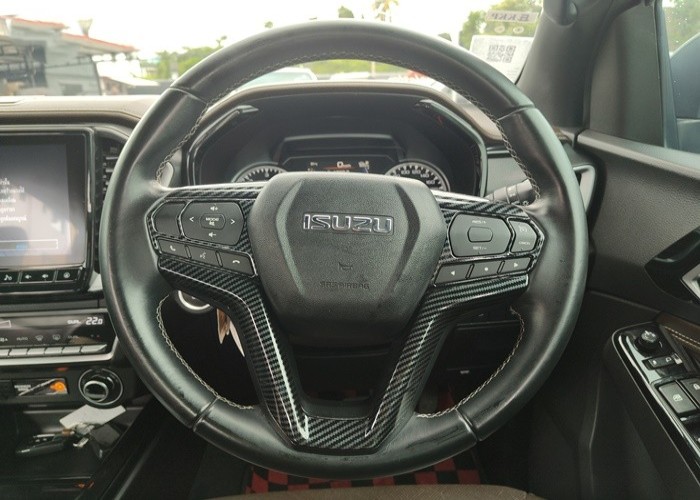 Used 1
                    ISUZU
                     for Sale Image
