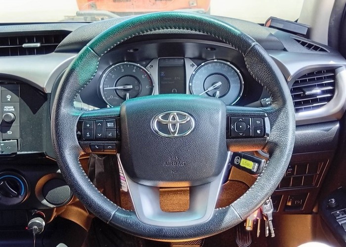 Used 12
                    TOYOTA
                     for Sale Image