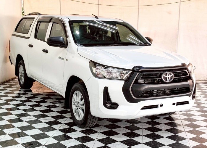 Used 12
                    TOYOTA
                     for Sale Image