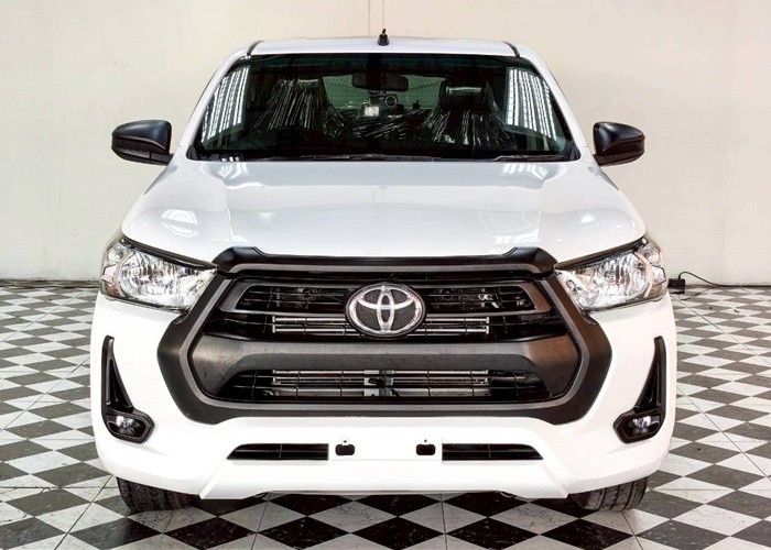 Used 12
                    TOYOTA
                     for Sale Image