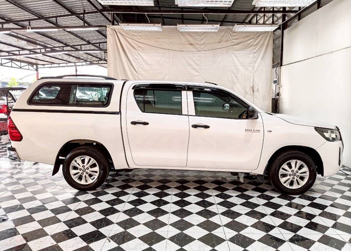 Used 12
                    TOYOTA
                     for Sale Image