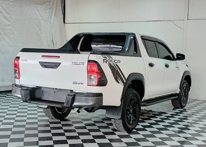 Used 12
                    TOYOTA
                     for Sale Image