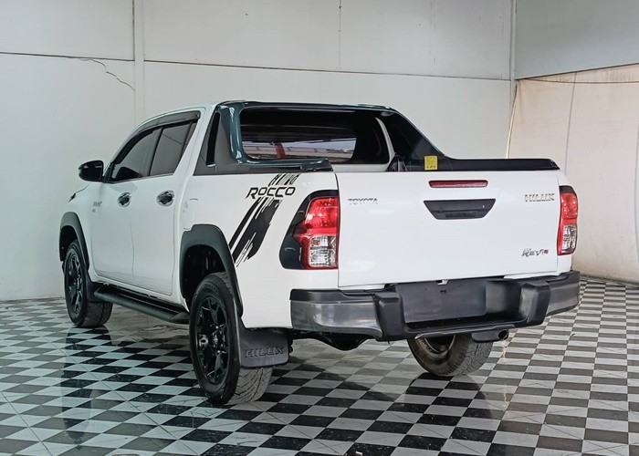 Used 12
                    TOYOTA
                     for Sale Image