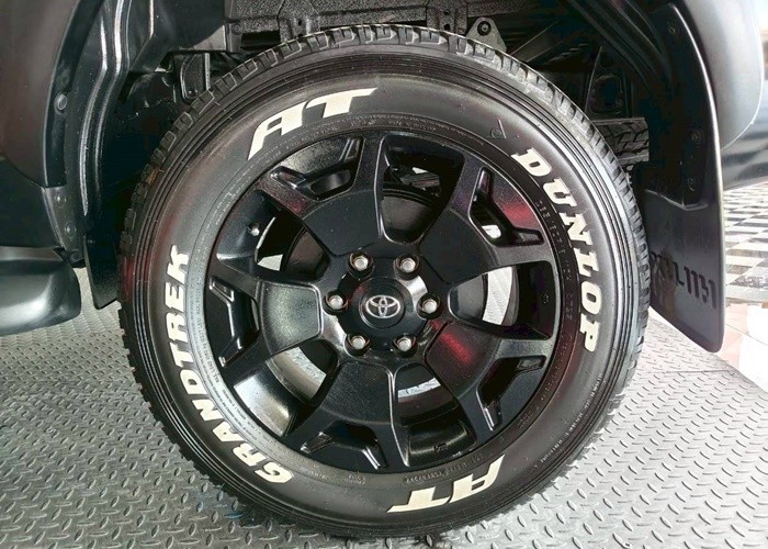Used 5
                    TOYOTA
                     for Sale Image