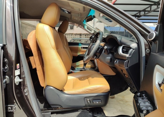 Used 5
                    TOYOTA
                     for Sale Image
