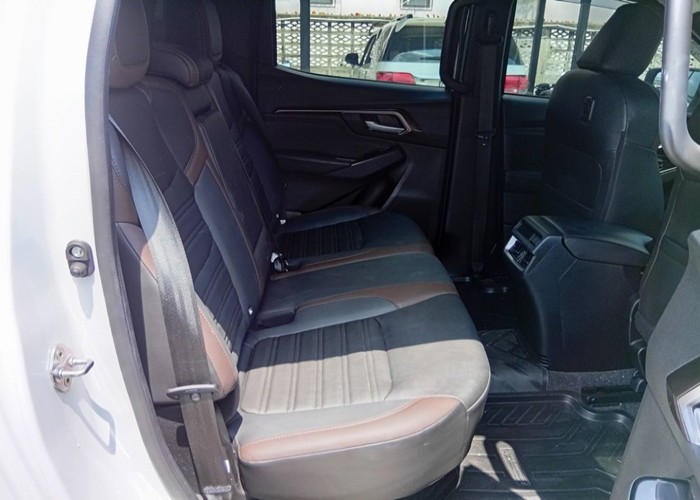 Used 12
                    ISUZU
                     for Sale Image