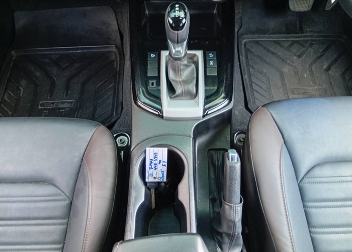 Used 12
                    ISUZU
                     for Sale Image