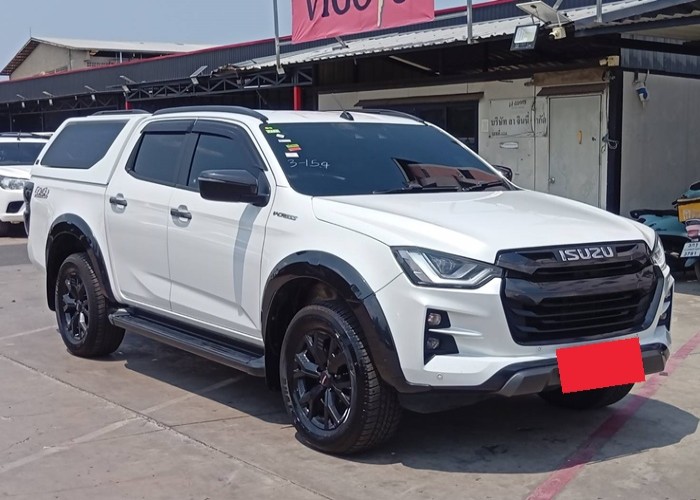 Used 12
                    ISUZU
                     for Sale Image