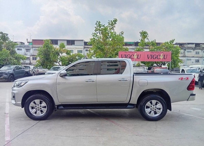 Used 12
                    TOYOTA
                     for Sale Image