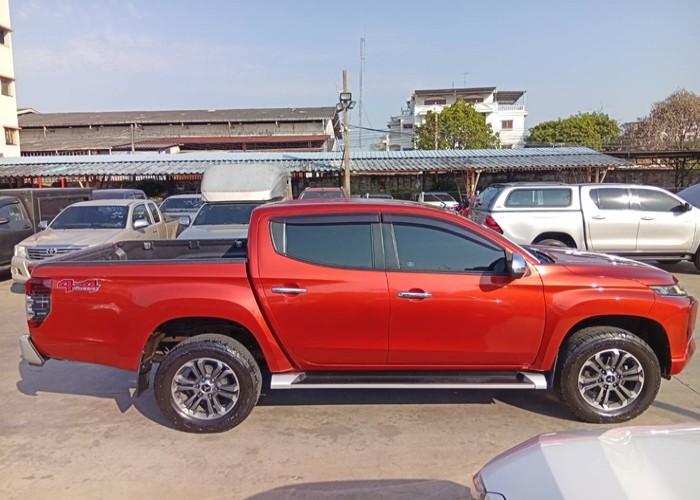 Used 6
                    MITSUBISHI
                     for Sale Image