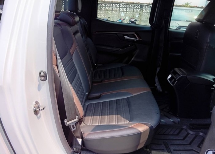 Used 9
                    ISUZU
                     for Sale Image