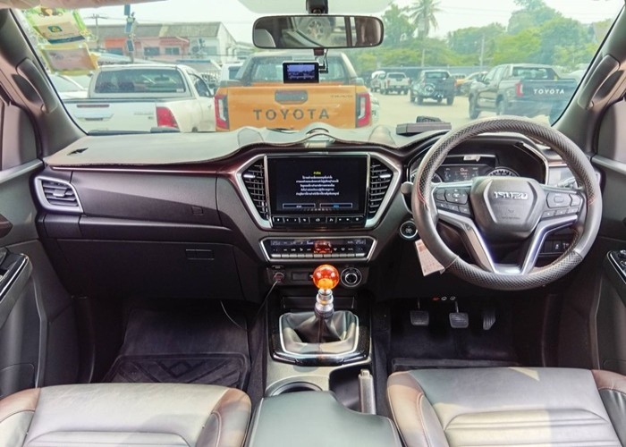 Used 9
                    ISUZU
                     for Sale Image