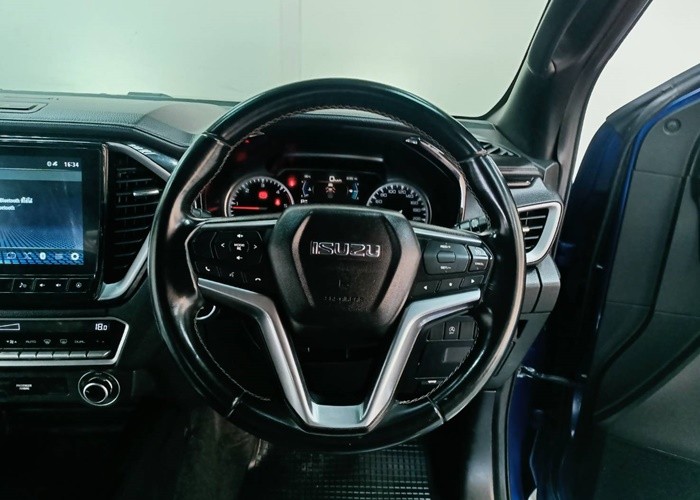 Used 1
                    ISUZU
                     for Sale Image