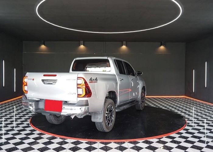 Used 7
                    TOYOTA
                     for Sale Image