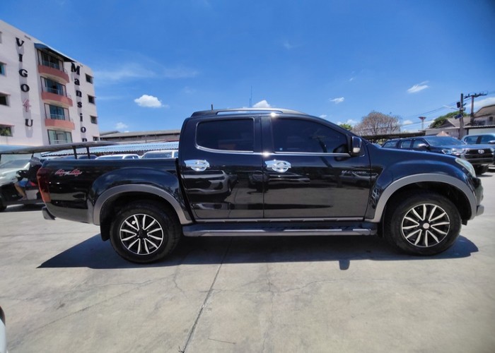 Used 1
                    ISUZU
                     for Sale Image