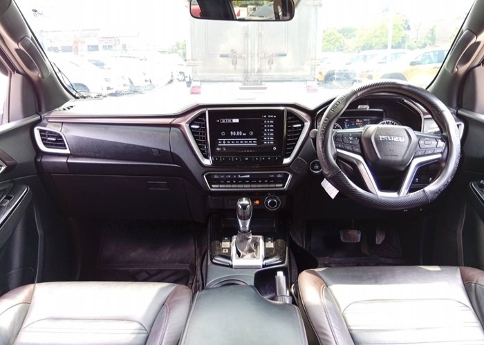 Used 2
                    ISUZU
                     for Sale Image