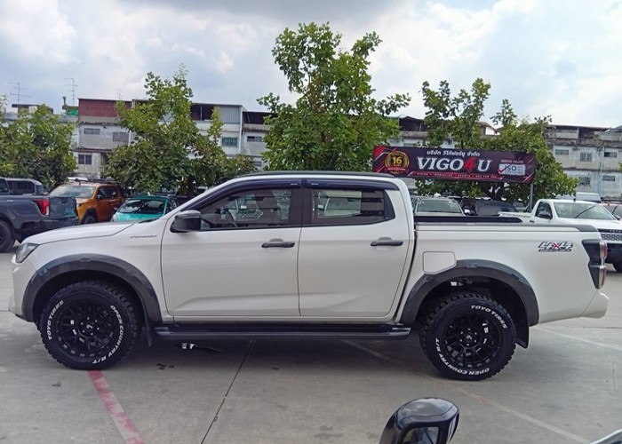 Used 1
                    ISUZU
                     for Sale Image