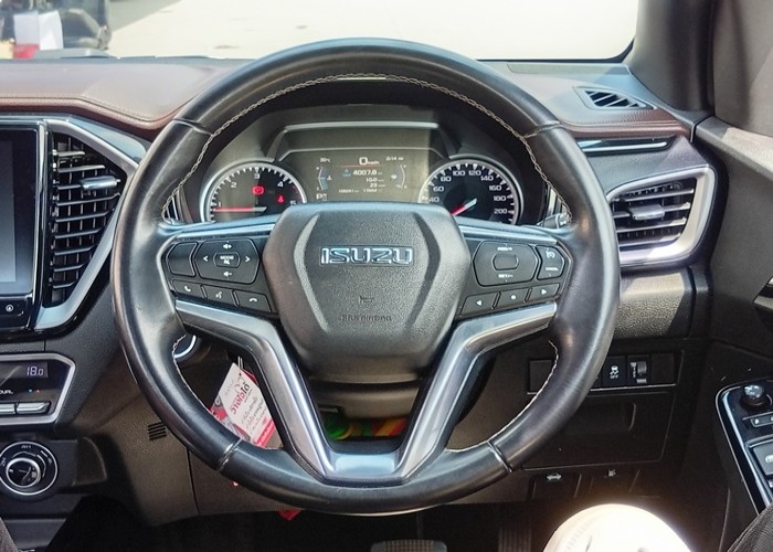 Used 1
                    ISUZU
                     for Sale Image