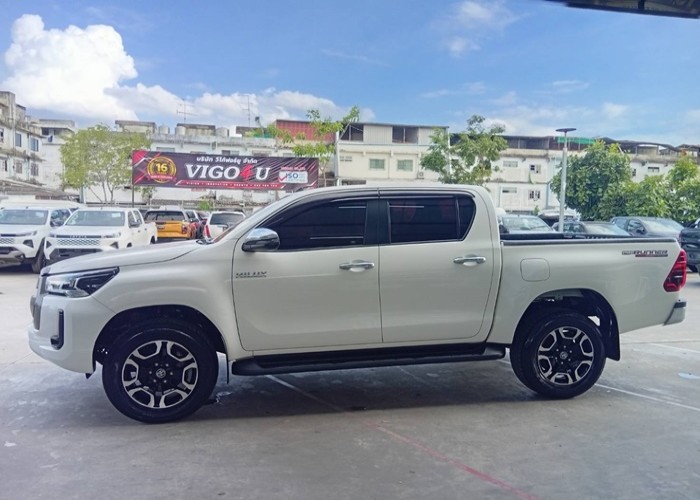 Used 8
                    TOYOTA
                     for Sale Image