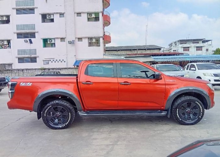 Used 1
                    ISUZU
                     for Sale Image