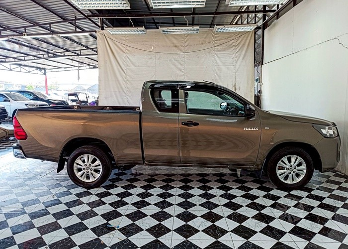 Used 9
                    TOYOTA
                     for Sale Image