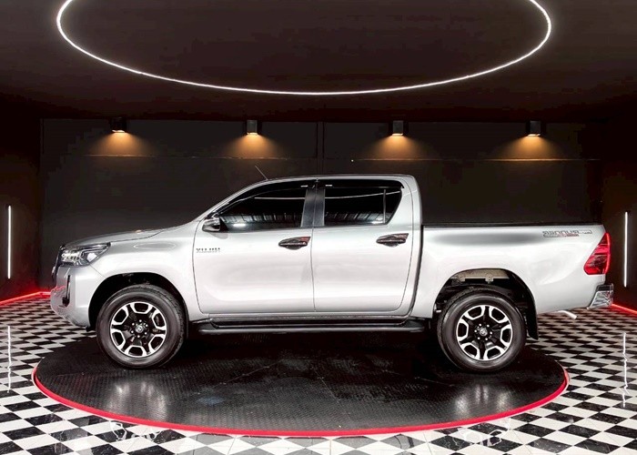 Used 5
                    TOYOTA
                     for Sale Image