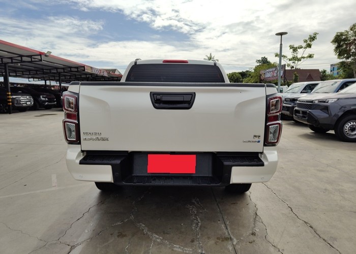 Used 5
                    ISUZU
                     for Sale Image