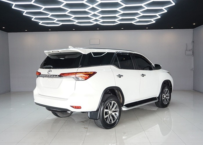 Used 5
                    TOYOTA
                     for Sale Image