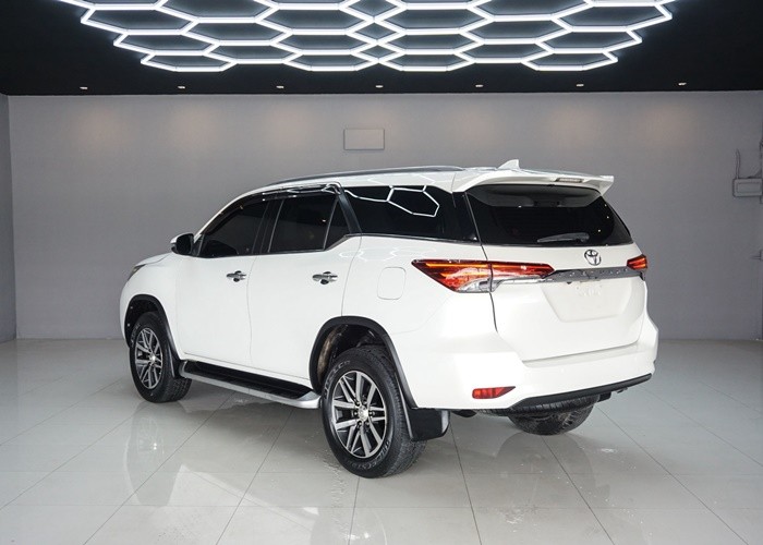 Used 5
                    TOYOTA
                     for Sale Image