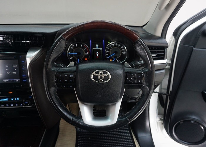Used 5
                    TOYOTA
                     for Sale Image