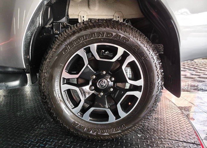 Used 5
                    TOYOTA
                     for Sale Image