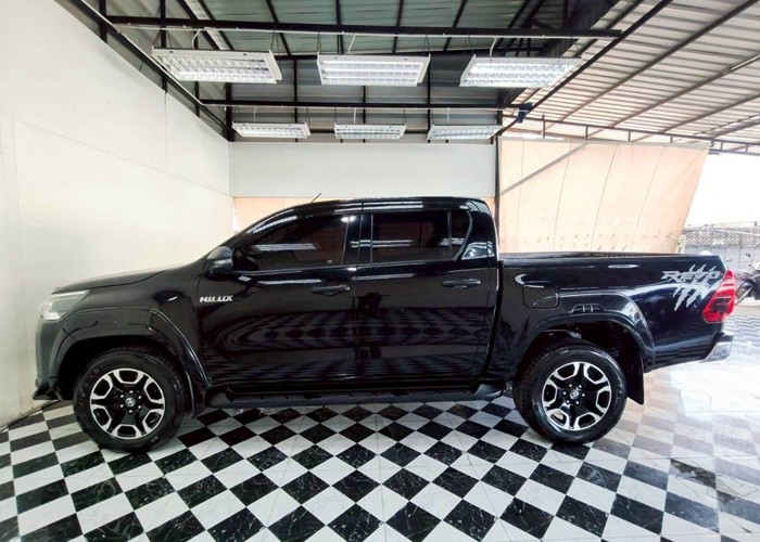 Used 9
                    TOYOTA
                     for Sale Image
