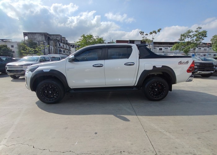 Used 9
                    TOYOTA
                     for Sale Image