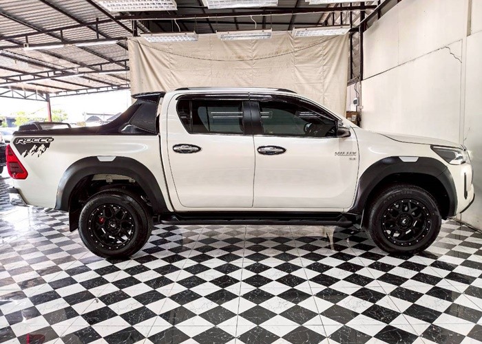 Used 9
                    TOYOTA
                     for Sale Image