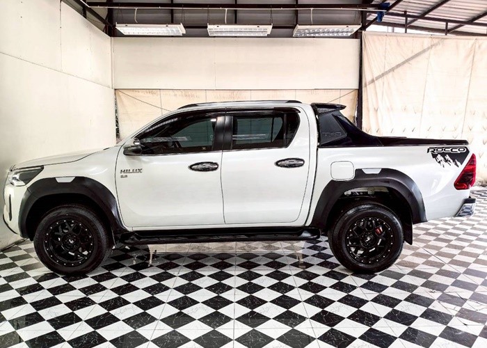 Used 9
                    TOYOTA
                     for Sale Image