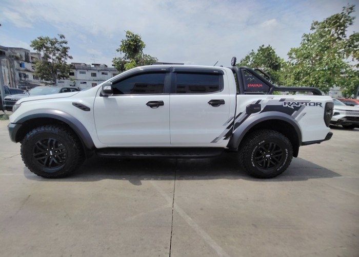 Used 8
                    FORD
                     for Sale Image